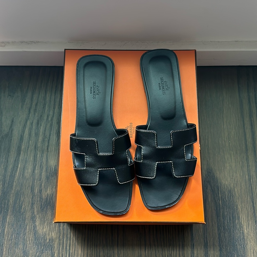 Hermes Oran Sandals black like new